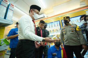 Tim Gabungan Lakukan Sidak Ke Apotek Di Kota Mojokerto