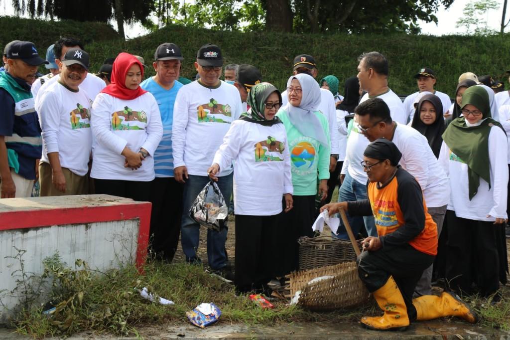 Aksi Resik Kali dan Pencanangan Sungai Bebas Sampah Diwilayah Kecamatan Ploso