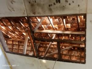 Rusaknya Rangka Atap Kantor Desa Pulorejo, Jombang Membahayakan