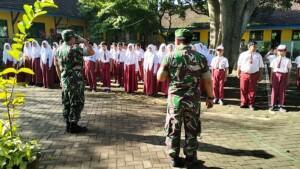 Tanamkan Rasa Cinta Tanah Air, Babinsa Koramil 0815/07 Jetis Berikan Materi Wasbang