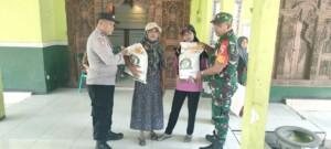 Koramil 0815/05 Gedeg Kerahkan Babinsa Pantau Pendistribusian Bantuan Pangan Pemerintah