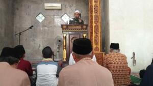 Danramil 0815/06 Kemlagi Khatib Shalat Jum’at Masjid Baiturrohim