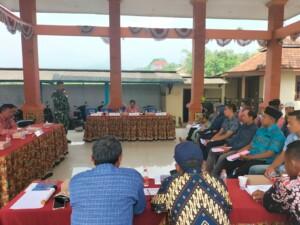 Koramil 0815/16 Pacet Pantau Pembekalan Calon Perangkat Desa