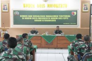 Kunjungi Kodim 0815/Mojokerto, Tim Pusterad Berikan Bimnis & Sosialisasikan Manajemen Teritorial