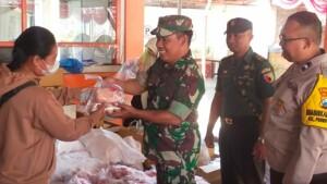 Koramil 0815/01 Pralon Bareng OPD Monitoring Distribusi Pangan Bagi Ratusan KRS