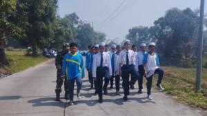 Bentuk Sikap Tegap – Tangkas Babinsa Koramil Gondang Beri Latihan PBB Siswa Ponpes Husnul Hidayah