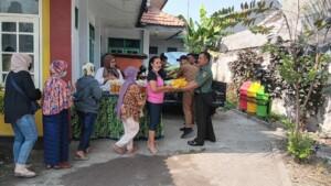Babinsa Magersari Pendampingan Operasi Pasar Murah
