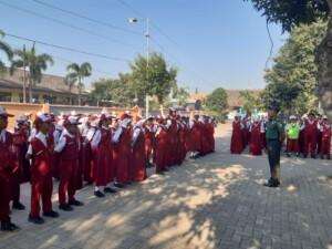 Berikan Motivasi Belajar, Bati Tuud Ramil 0815/14 Dlanggu Ajak Siswa Kenali Potensi Diri