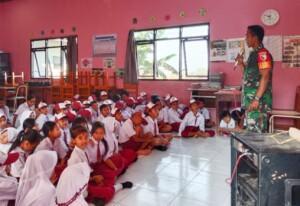 Babinsa Koramil 0815/16 Pacet Sosialisasikan Anti Bullying