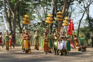 PJ Bupati Jombang Berangkatkan Kirap Pusaka dan Budaya Desa Cupak