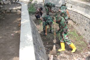Jelang Peringatan Hari Juang TNI-AD, Aksi Bersih Kodim 0815/Mojokerto Sasar Pangkalan Militer