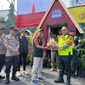 Cek Pos Ops Lilin Semeru, Kapolres Mojokerto Kendarai Roda Dua