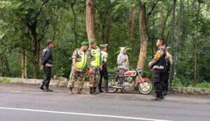 Marak Aksi Balap Liar, Koramil 0815/06 Kemlagi & Polsek Gelar Patroli Gabungan