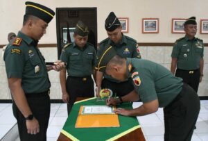 Dandim 0815/Mojokerto Pimpin Acara Korp Rapot Alih Tugas Danramil Jatirejo