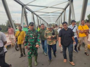 Pj Bupati OKU Berikan Bantuan Bagi Warga Terdampak Banjir