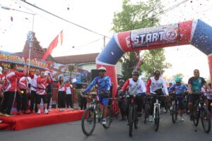 Sambut Hari Bhayangkara Ke-78, Polres Mojokerto Kota Gelar Sepeda Santai 15 Km