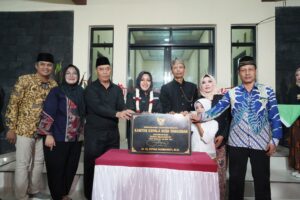 Bupati Ikfina Resmikan Proyek Pembangunan Gedung Balai Desa Tangunan