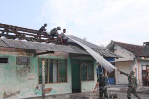 Pra TMMD Reguler Ke – 121 Kodim 0815/Mojokerto, Bangunan Sekolah Mulai Dibongkar