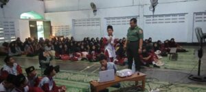 MPLS SMP IT Mambaul Ulum, Danramil 0815/09 Mojosari Berikan Edukasi Wasbang