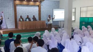 Sasaran Non Fisik TMMD Ke-121 Mojokerto, Sosialisasikan Gangguan Mata Hingga TBC di SMAN Gedeg