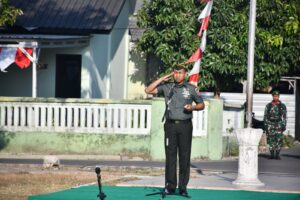 Dandim 0815/Mojokerto Pimpin Upacara Bendera Hari Senin