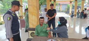 Pastikan Kesehatan Prima, Polres Mojokerto Kota Periksa Kesehatan Petugas Pengamanan Logistik Pilkada di PPS