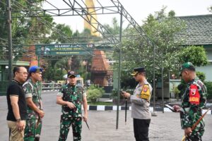 Pasca Pemungutan Suara Pilkada Mojokerto Kota, Danrem 082/CPYJ, Bersama Dandim & Kapolres Gelar Patroli Skala Besar