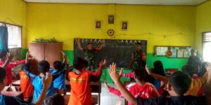 Ajarkan Metode Gasing Matematika, Babinsa Koramil Kemlagi Disambut Antusias Siswa SDN Mojokusumo