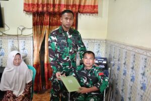 Kuatkan Moril, Dandim 0815/Mojokerto Sambangi Personel Sakit & Korban Bencal Hingga Salurkan Sedekah Prajurit