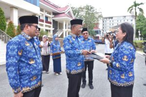 Apel Pagi Penuh Haru, Rusdy Mastura Pamit