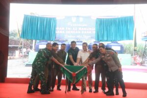 Atasi Kesulitan Air Bersih, KSAD Resmikan Bantuan Sumur Bor di Desa Simongagrok
