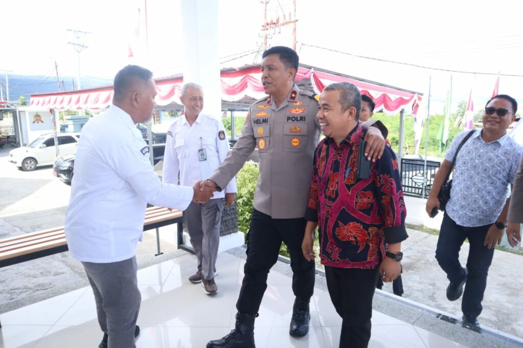 Wakapolda Sulteng Reuni ke SMAN 1 Luwuk