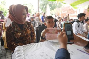 Wali Kota Mojokerto Tinjau Penyaluran Bansos Anak Yatim