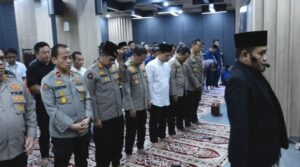 Polda Jatim Gelar Shalat Gaib Wujud Empati Atas Gugurnya 3 Anggota Dalam Tugas di Way Kanan Lampung