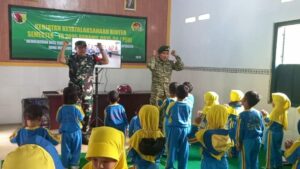 Tumbuhkan Semangat Cinta Tanah Air Sejak Dini, Koramil 0815/04 Puri Terima Kunjungan KB Al Wahyu