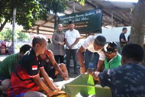 Kodim 0815/Mojokerto Salurkan Daging Kurban ke Warga Lewat Program Sedekah Prajurit
