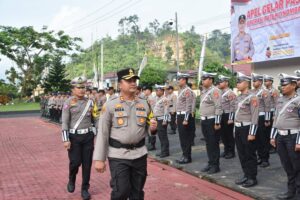 Kapolres Morowali Utara Pimpin Apel Gelar Pasukan Ops Patuh 2025, Masyarakat Diimbau Agar Patuhi Peraturan Lalu Lintas