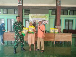 Koramil 0815/09 Mojosari dan Bulog Bersinergi, Gelar Bazar Pangan Murah di Sumbertanggul