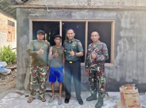 Tinjau Rutilahu, Dandim 0815/Mojokerto Hadirkan Senyum di Rumah Mbah Riadi