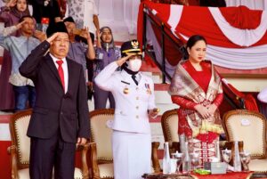 Upacara HUT Ke- 80 RI Berlangsung Khidmat, Ning Ita Sampaikan Pesan Reflektif Makna Kemerdekaan Menuju Indonesia Emas 2045