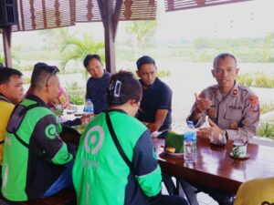 Silaturahmi dengan Para Driver Ojek Online, Wakapolres Sigi Ajak Jaga Kamtibmas