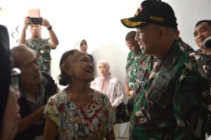 Dandim 0815/Mojokerto Dampingi Inspektorat Jatim Tinjau Rumah Tinggal Layak Huni