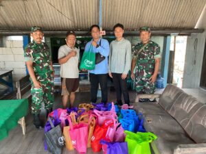 Sinergi Sosial di Ngoro: PT. PIM dan Koramil 0815/12 Bagikan Ratusan Paket Sembako untuk Warga dan Guru