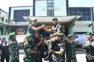 Tradisi Pengantar Tugas, Kodim 0815/Mojokerto Lepas Letkol Inf Rully Noriza
