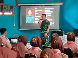 Tingkatkan Rasa Cinta Tanah Air, Koramil 0815/07 Jetis Sosialisasi Wasbang di SMKN 1 Jetis