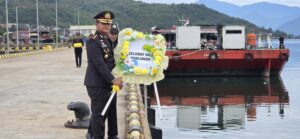 Kapolres Morowali Utara Pimpin Upacara Tabur Bunga Peringati Hari Pahlwan