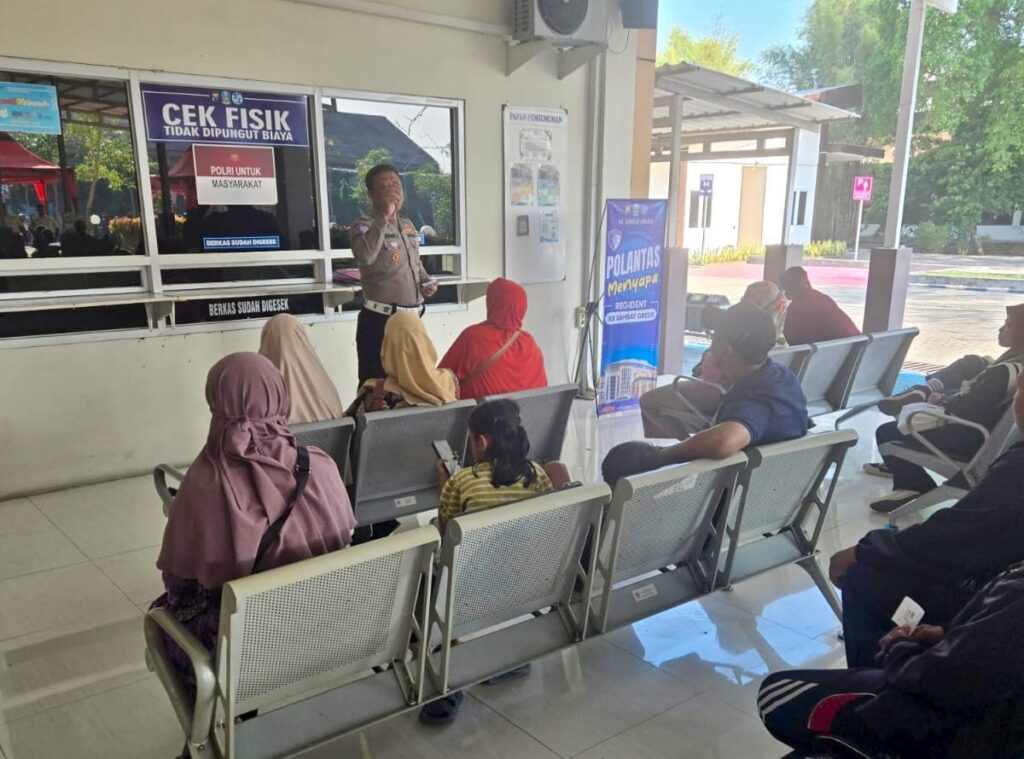 Polantas Menyapa, KB Samsat Gresik Wujudkan Pelayanan Prima kepada Masyarakat