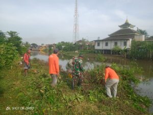 Sinergi TNI dan Masyarakat: Sungai Avor Dibersihkan, Fogging Massal Digelar