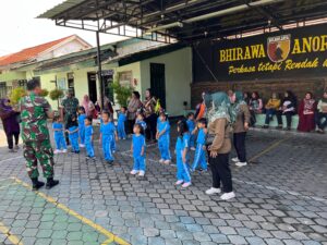 Tanamkan Kedisiplinan, PAUD SPS Nangka Laksanakan Kunjungan Edukasi ke Makodim 0815/Mojokerto