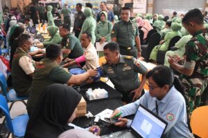 Kodim 0815/Mojokerto Gelar Bakti Kesehatan Pengobatan Umum Gratis di Sunrise Mall, Dandim Tekankan Pentingnya Deteksi Dini Kesehatan